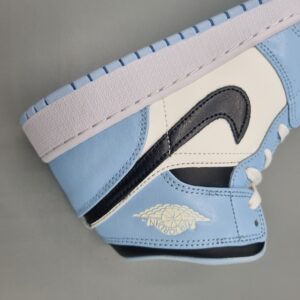 Nike Air Jordan 1 Mid (GS) Ice Blue – Bild 3