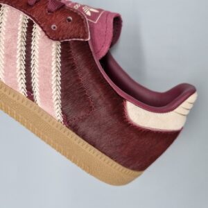 adidas Samba OG Maroon Sand Strata Pony (Women's) – Bild 3
